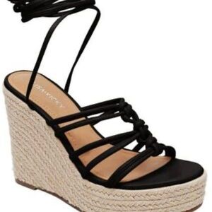 12. NEW SIZE 7 Elegant Black and Tan Wedges with Ankle Tie
